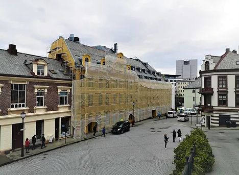 Stillas i Ålesund: Trygge løsninger for bygg og rehabilitering